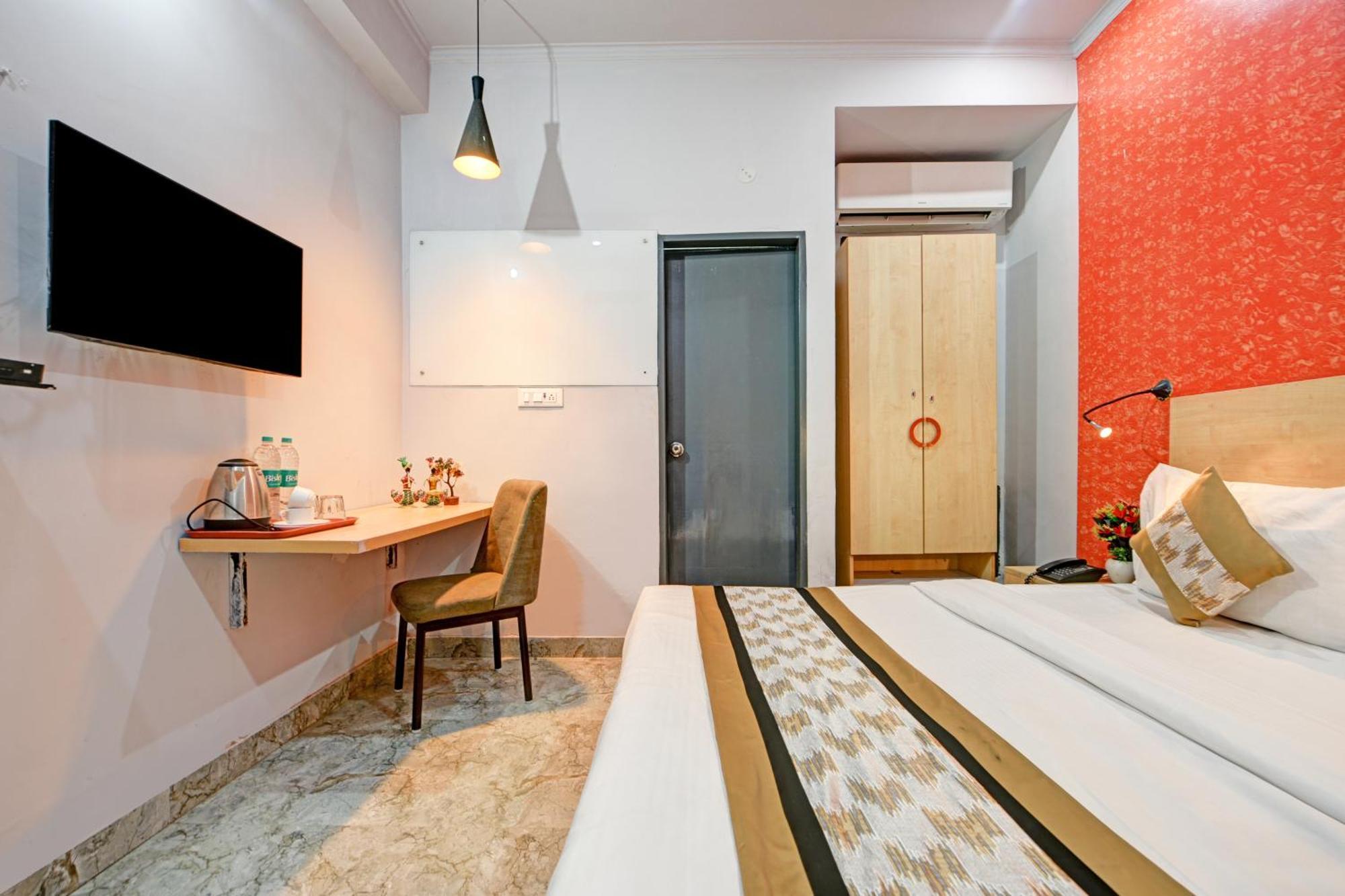 Royal Spark Inn1 - Medicity Gurugram, Near Medanta Hospital Ґурґаон Екстер'єр фото