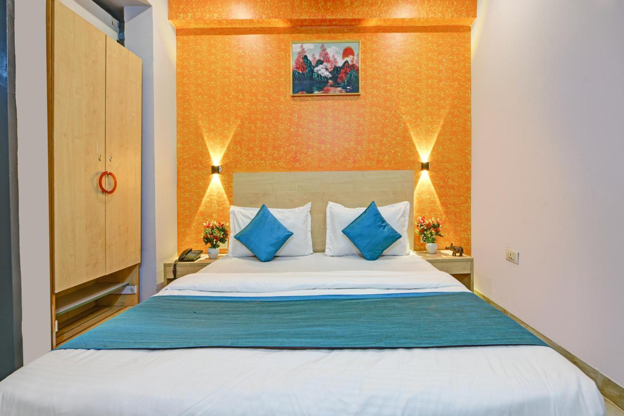 Royal Spark Inn1 - Medicity Gurugram, Near Medanta Hospital Ґурґаон Екстер'єр фото
