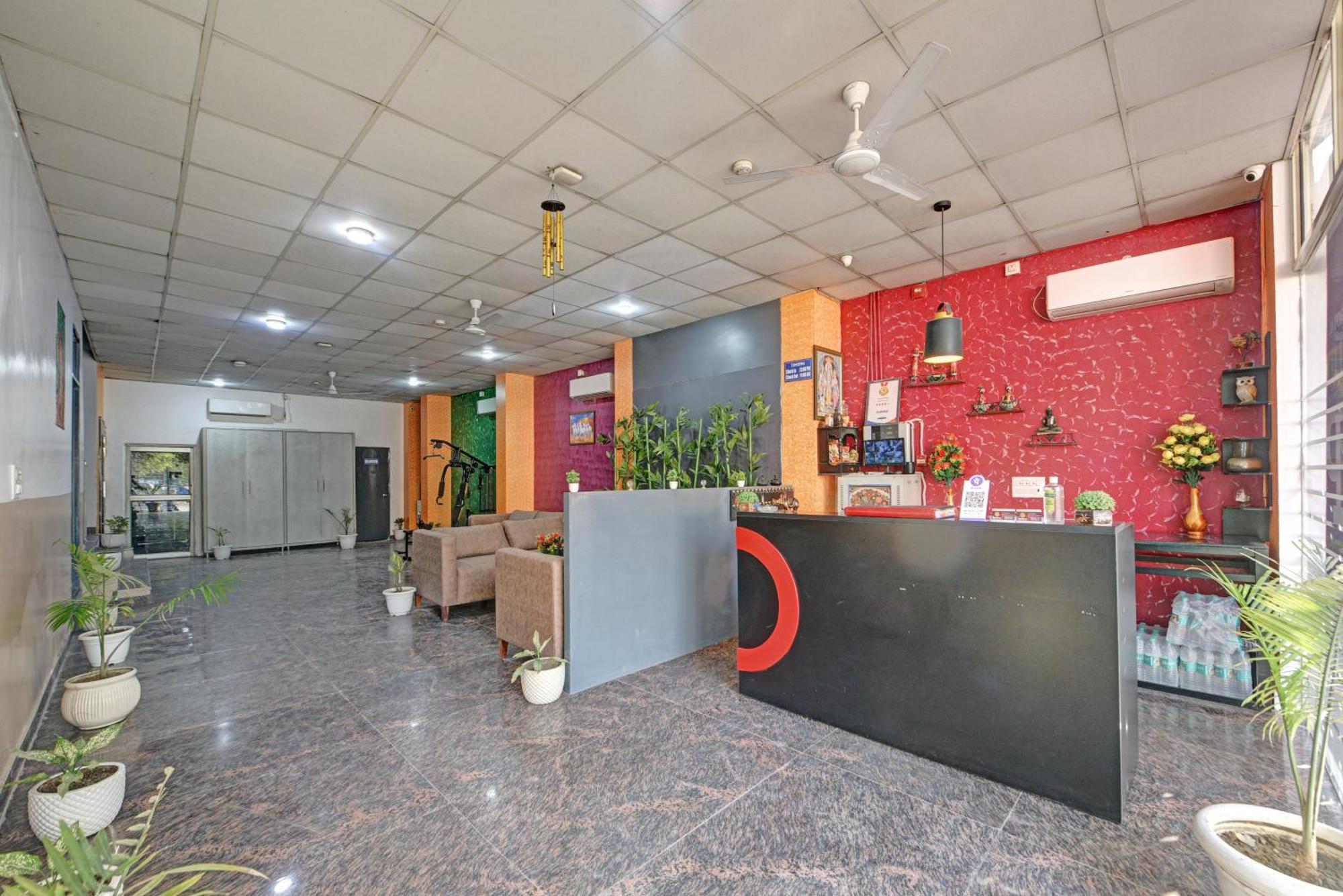 Royal Spark Inn1 - Medicity Gurugram, Near Medanta Hospital Ґурґаон Екстер'єр фото