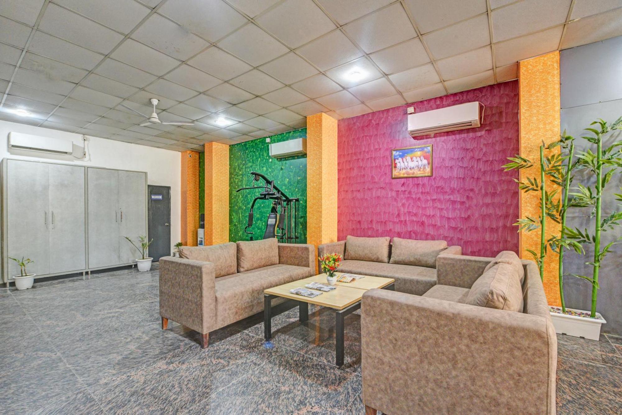 Royal Spark Inn1 - Medicity Gurugram, Near Medanta Hospital Ґурґаон Екстер'єр фото