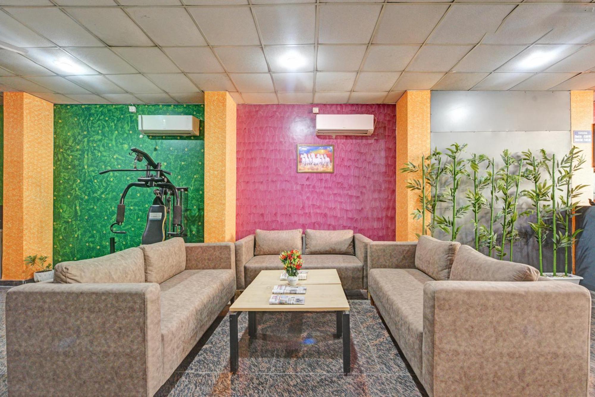 Royal Spark Inn1 - Medicity Gurugram, Near Medanta Hospital Ґурґаон Екстер'єр фото
