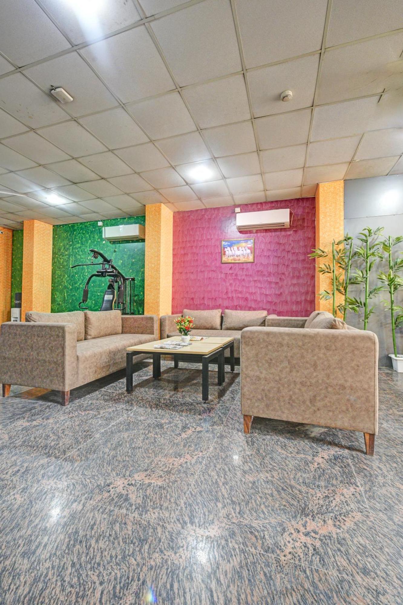 Royal Spark Inn1 - Medicity Gurugram, Near Medanta Hospital Ґурґаон Екстер'єр фото