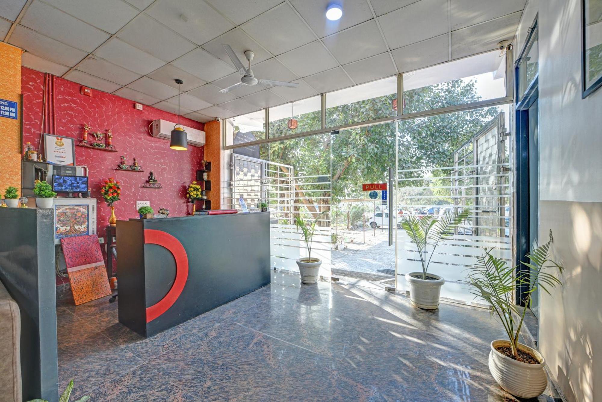 Royal Spark Inn1 - Medicity Gurugram, Near Medanta Hospital Ґурґаон Екстер'єр фото