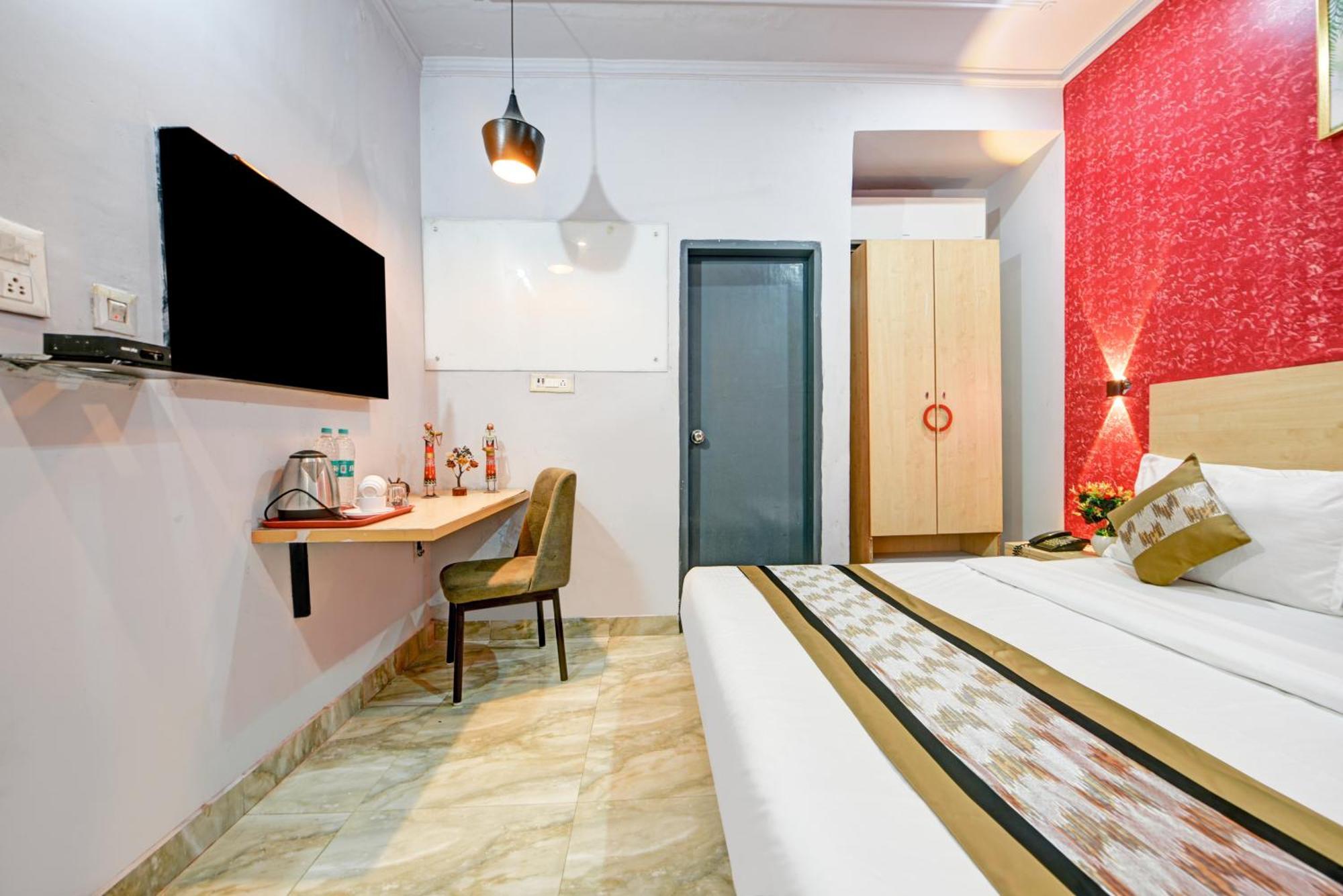 Royal Spark Inn1 - Medicity Gurugram, Near Medanta Hospital Ґурґаон Екстер'єр фото