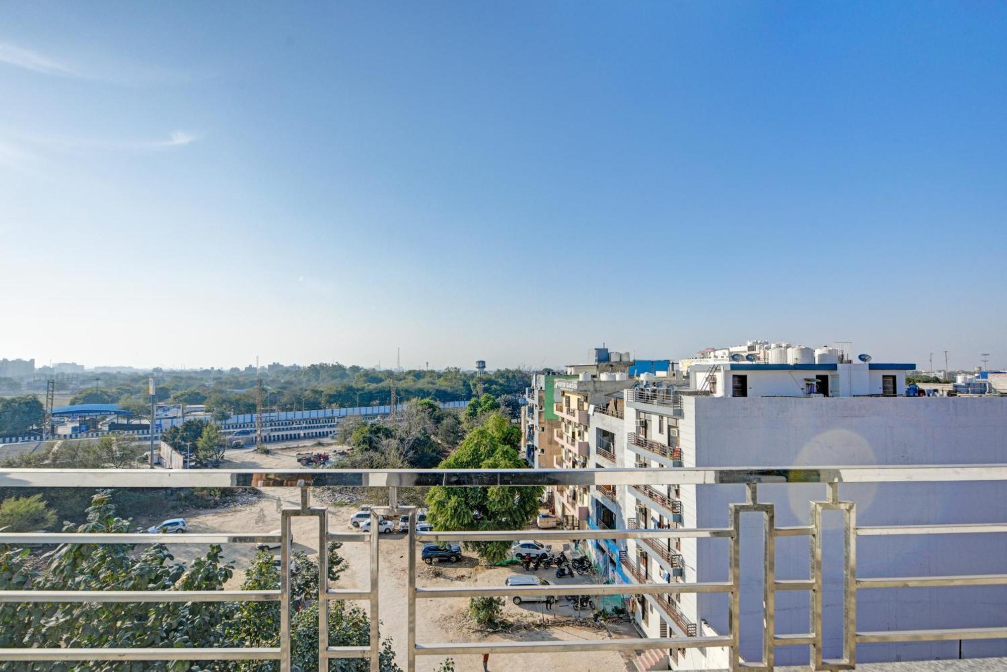 Royal Spark Inn1 - Medicity Gurugram, Near Medanta Hospital Ґурґаон Екстер'єр фото