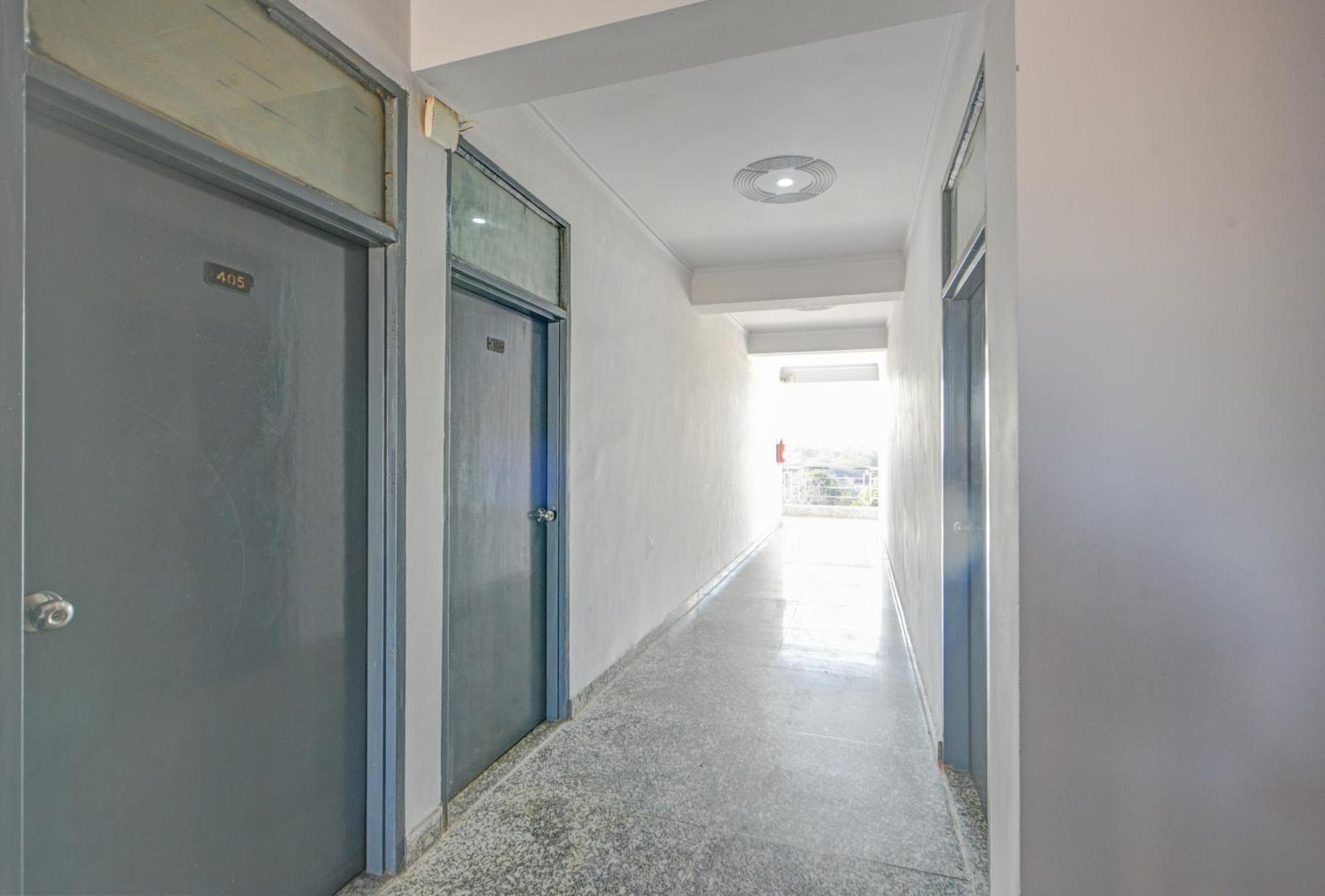 Royal Spark Inn1 - Medicity Gurugram, Near Medanta Hospital Ґурґаон Екстер'єр фото