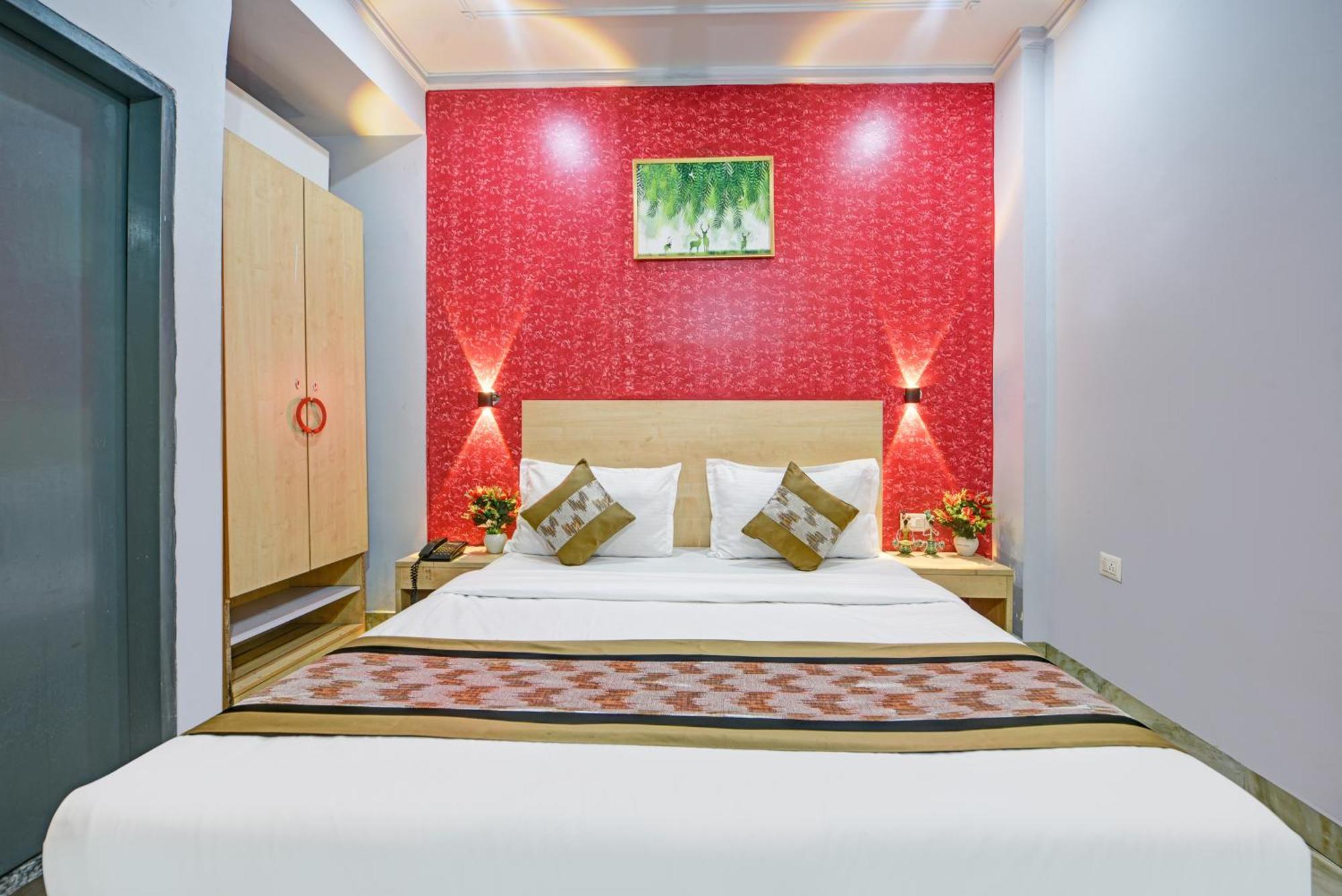 Royal Spark Inn1 - Medicity Gurugram, Near Medanta Hospital Ґурґаон Екстер'єр фото